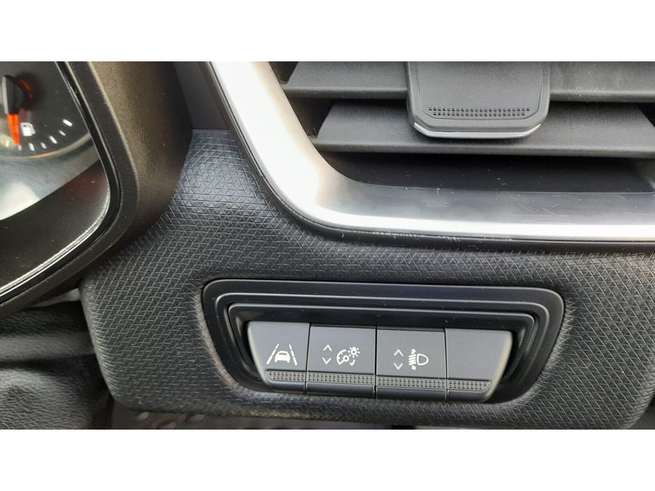 2022 Renault Clio Dynamique TCe 90 €14,450