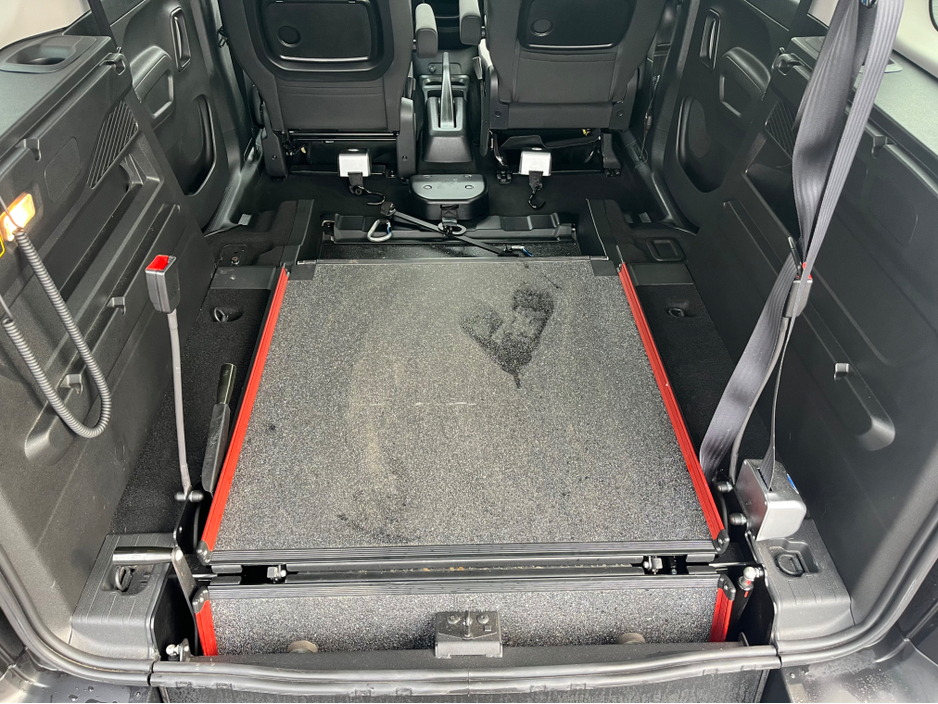 2024 Citroen Berlingo - image 12