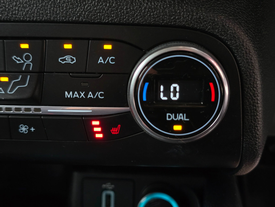 2019 Ford Focus - image 40