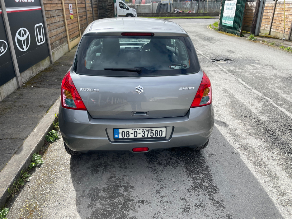 2008 Suzuki Swift - image 6