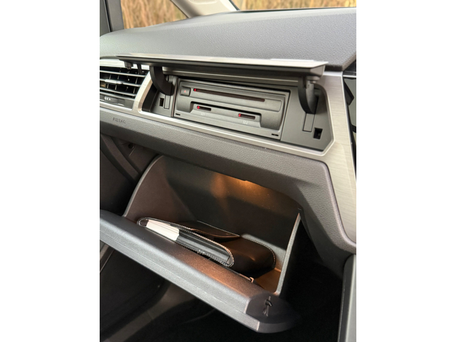 2018 Volkswagen Touran - image 27