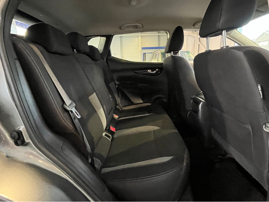 2017 Nissan Qashqai - image 10