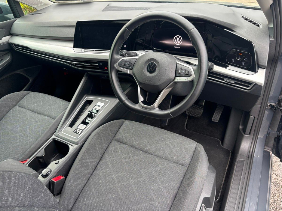 2022 Volkswagen Golf - image 13