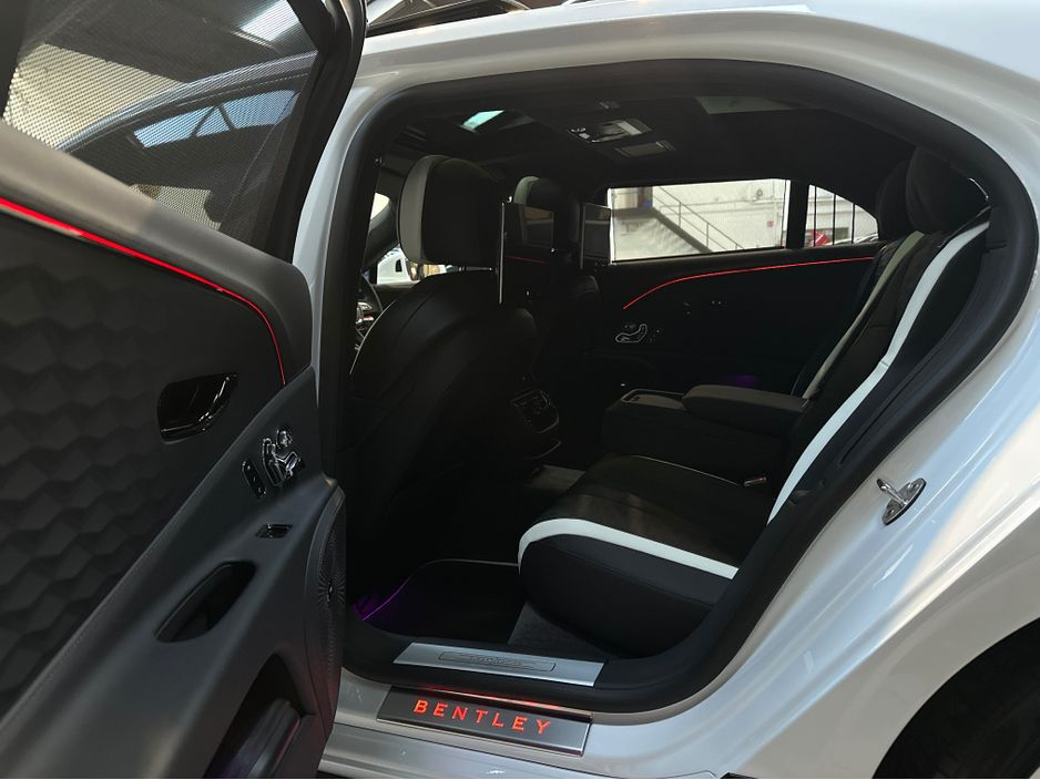 2025 Bentley Flying Spur - image 22