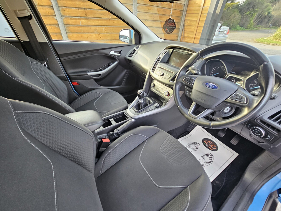 2017 Ford Focus - image 20