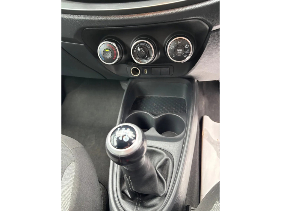 2022 Toyota Aygo - image 13