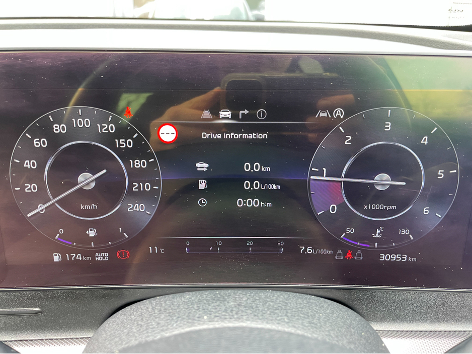 2022 Kia Sportage - image 13