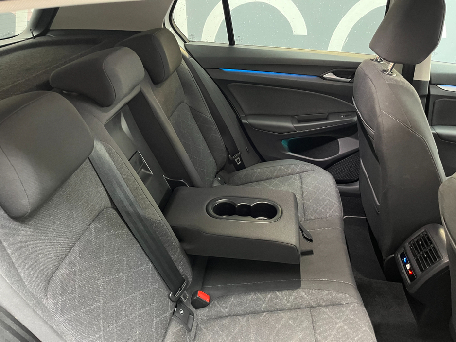 2024 Volkswagen Golf - image 12