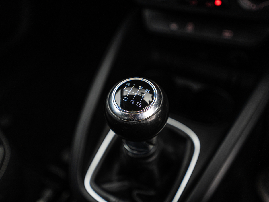 2015 Audi A1 - image 23