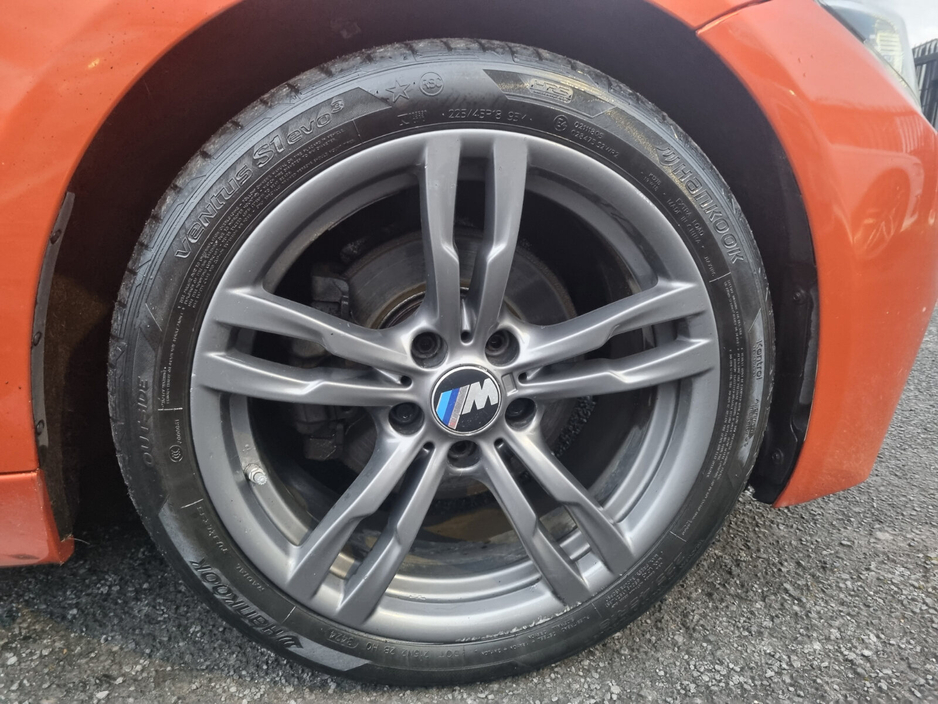 2018 BMW 3 Series - image 17