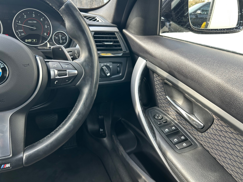 2014 BMW 3 Series - image 17