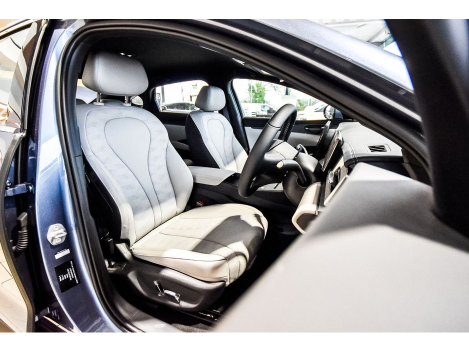 2026 BYD Seal 6 - image 9