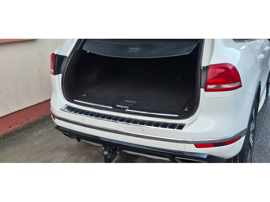 2016 Volkswagen Touareg 3.0 TDI R-LINE BLUEMOTION 258 5DR A V6 €18,659