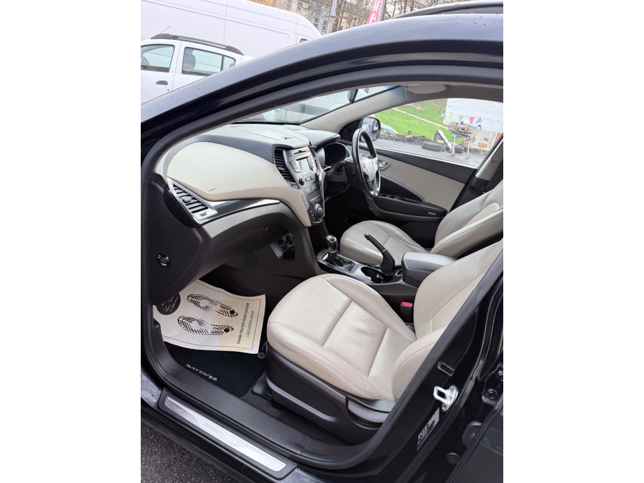 2015 Hyundai Santa Fe - image 14