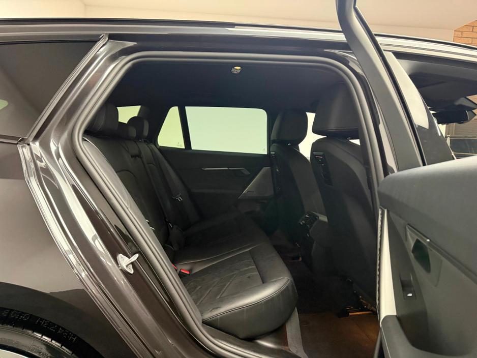 2025 BMW 5 Series - image 12