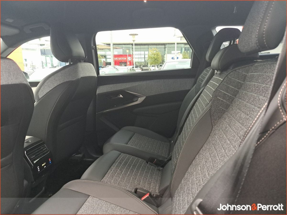 2025 Peugeot 5008 1.2 MHEV 145bhp E-DCS6 Allure €52,900