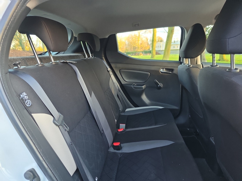 2017 Nissan Micra - image 16