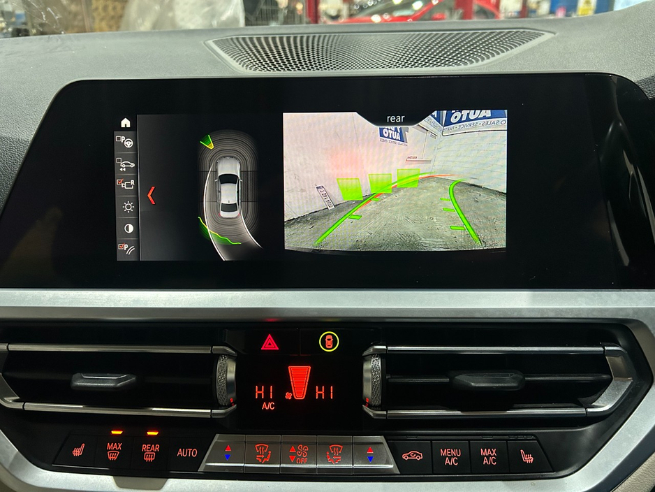 2024 BMW 3 Series - image 11