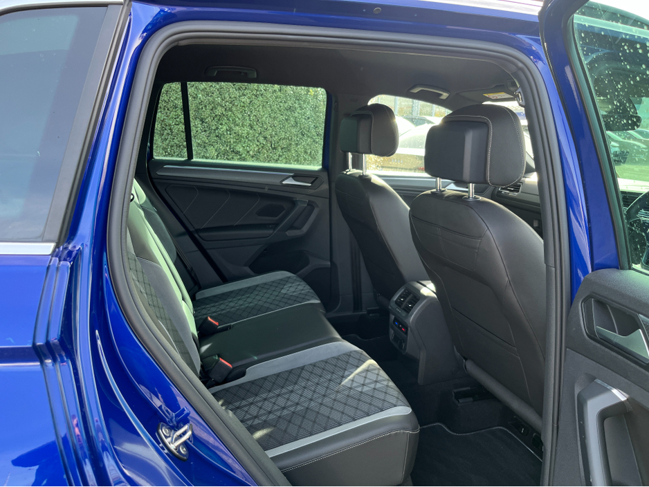 2021 Volkswagen Tiguan - image 9