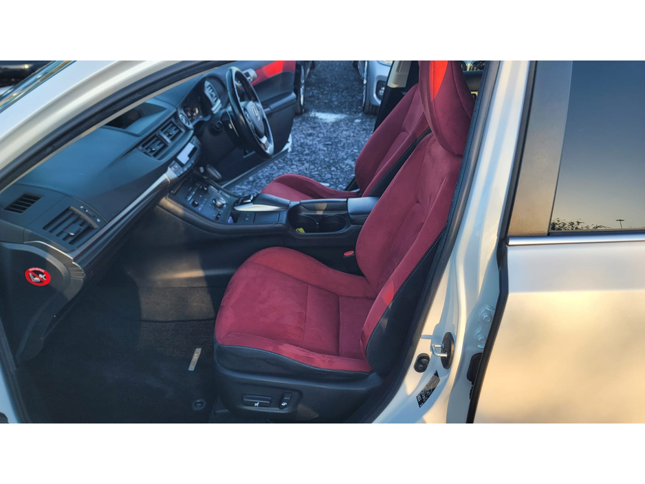 2016 Lexus CT 200 h - image 16