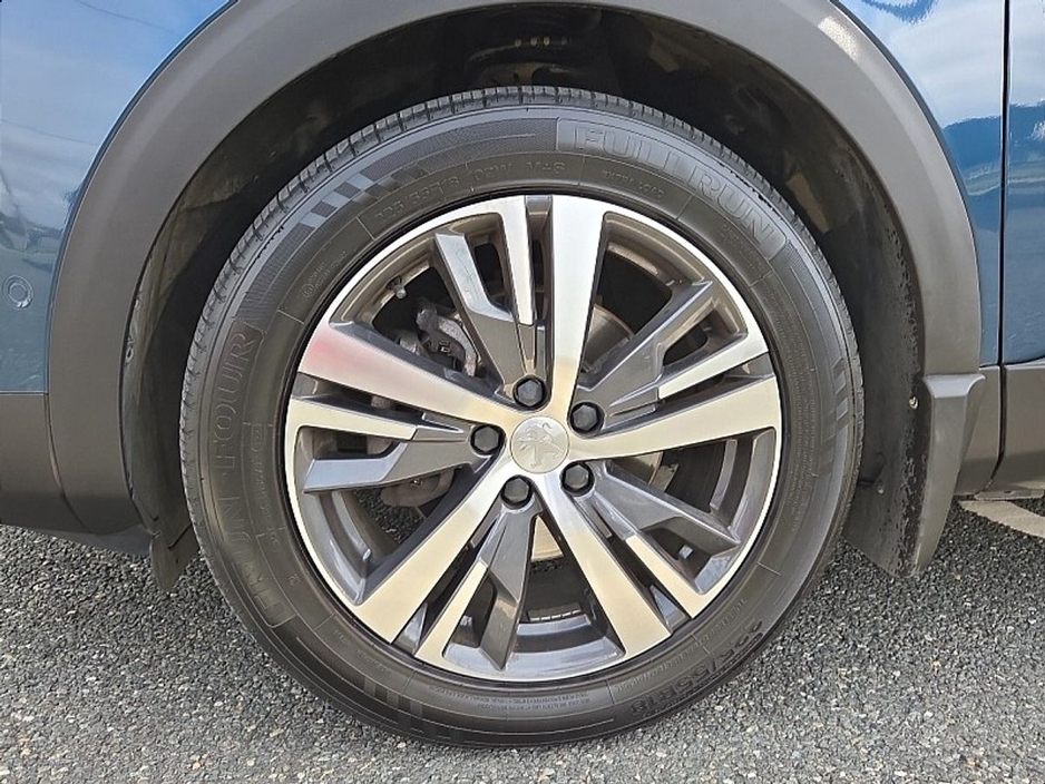 2023 Peugeot 5008 - image 10