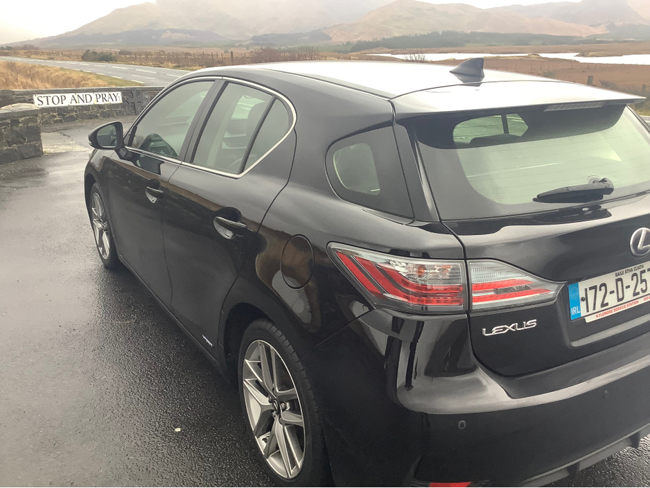 2017 Lexus CT 200 h - image 28