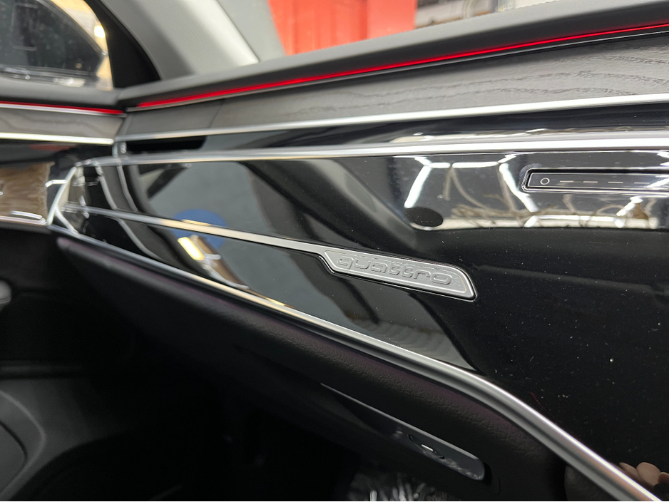 2024 Audi A8 - image 26