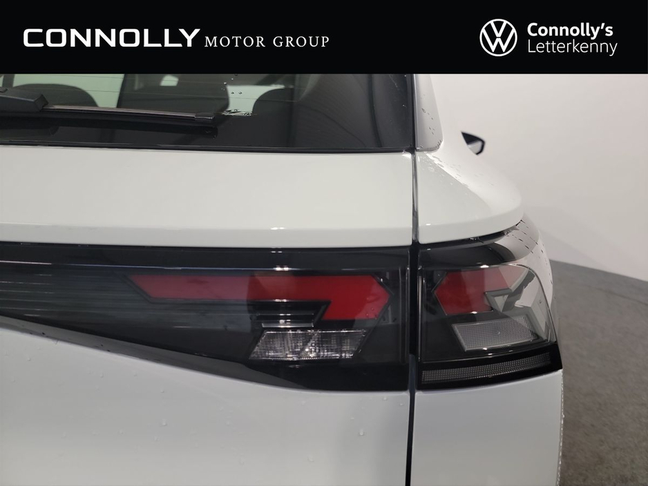 2025 Volkswagen T-Roc - image 12