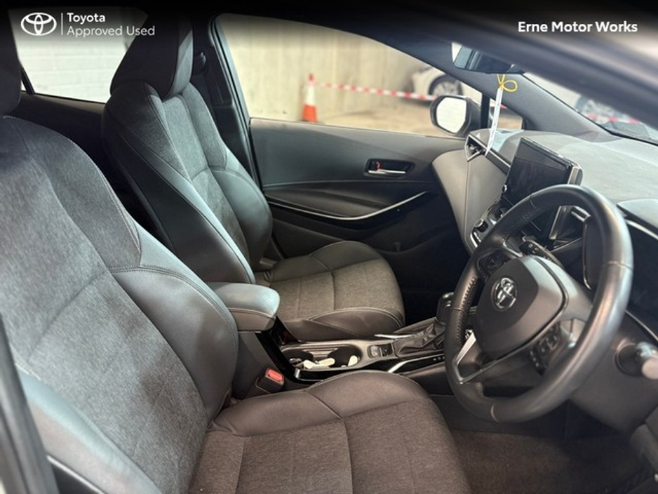 2023 Toyota Corolla - image 10