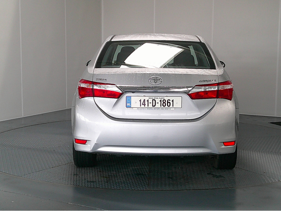 2014 Toyota Corolla - image 6