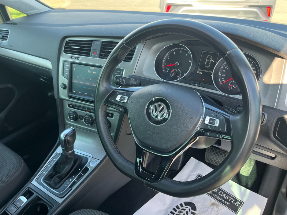 2017 Volkswagen Golf - image 6