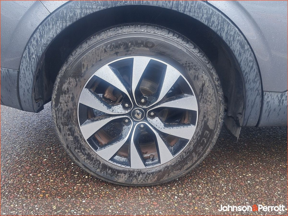 2022 Renault Arkana - image 5