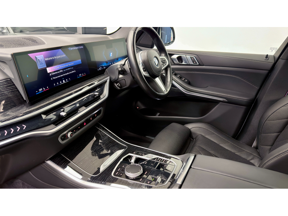 2023 BMW X5 50E MSPORT PRO €80,995