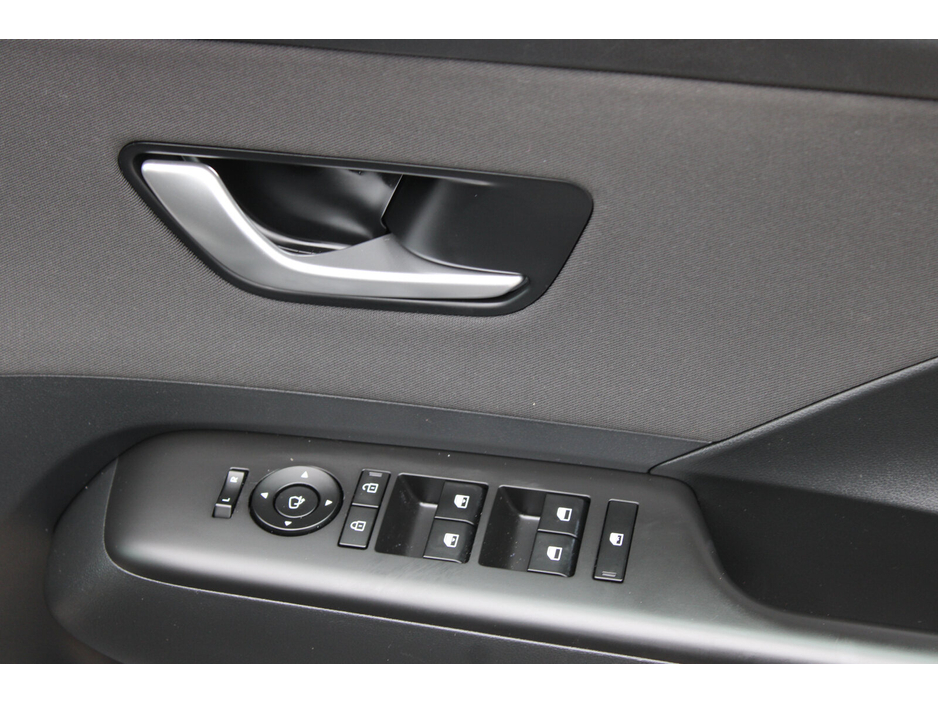 2024 Hyundai Kona - image 15