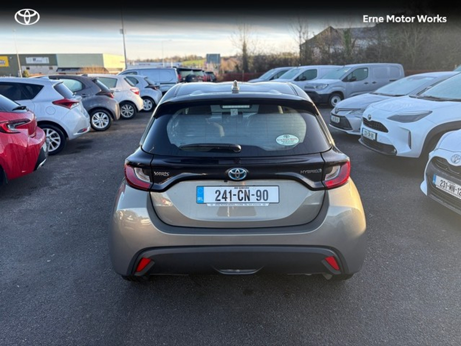 2024 Toyota Yaris YARIS 1.5 HYBRID LUNA €25,450
