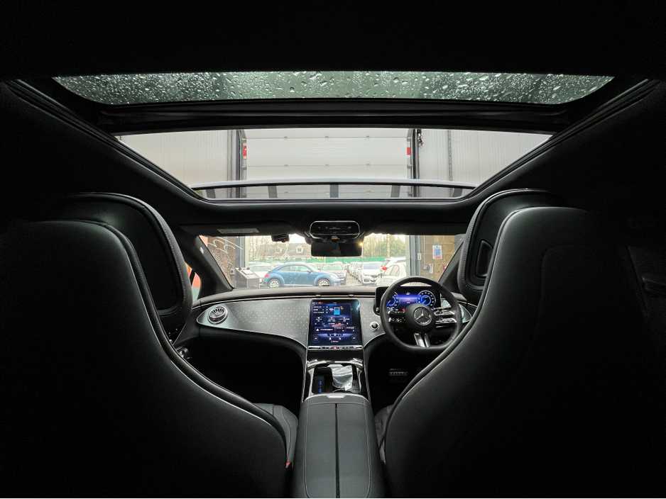 2022 Mercedes-Benz EQE €41950 2022 MERCEDES-BENZ EQE 350+ / CRUISE CONTROL / 360° PARKING CAMERA / ELECTRIC MEMORY HEATED & MASSAGING SEATS / AMBIENT LIGHTS / PADDLE SHIFTERS / APPLE CARPLAY / PANORAMIC SUNROOF €41,950