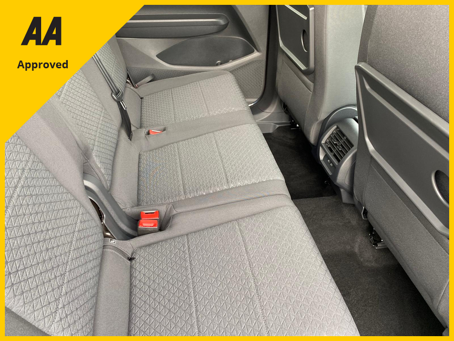 2025 Ford Grand Tourneo Connect - image 6