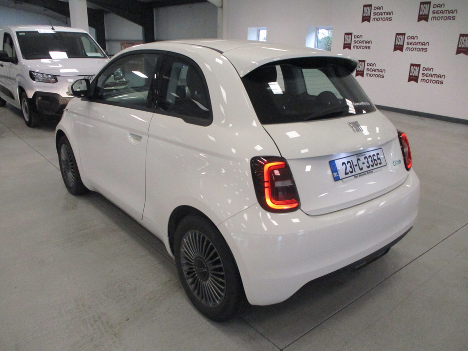 2023 Fiat 500 - image 31