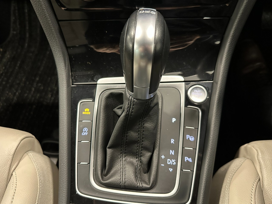 2019 Volkswagen Golf - image 35