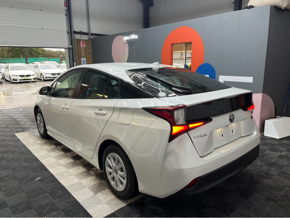 2022 Toyota Prius - image 4