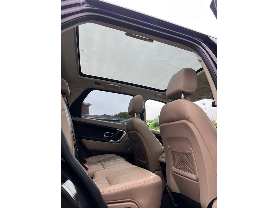 2018 Land Rover Discovery Sport - image 6