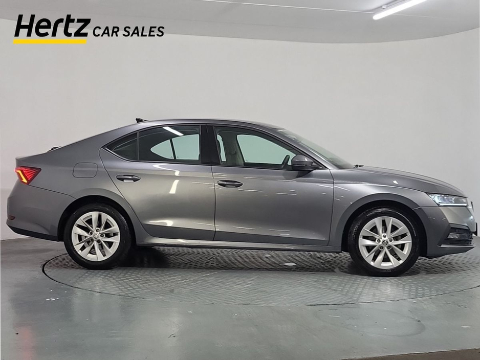 2024 Skoda Octavia - image 2