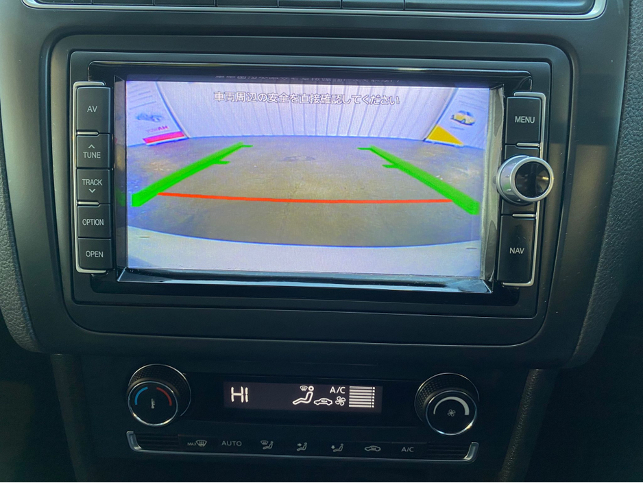 2017 Volkswagen Polo - image 11