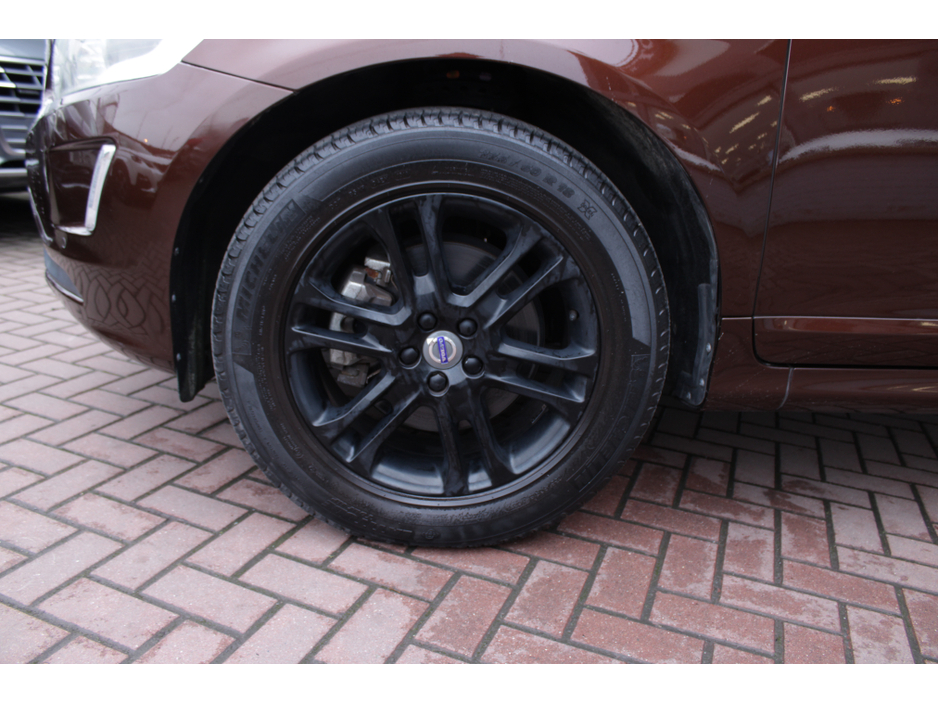 2015 Volvo XC60 - image 23