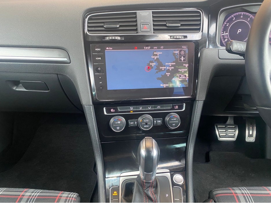 2018 Volkswagen Golf - image 15