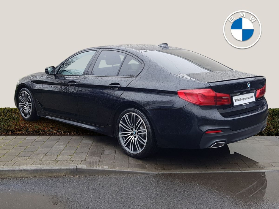 2019 BMW 5 Series - image 2