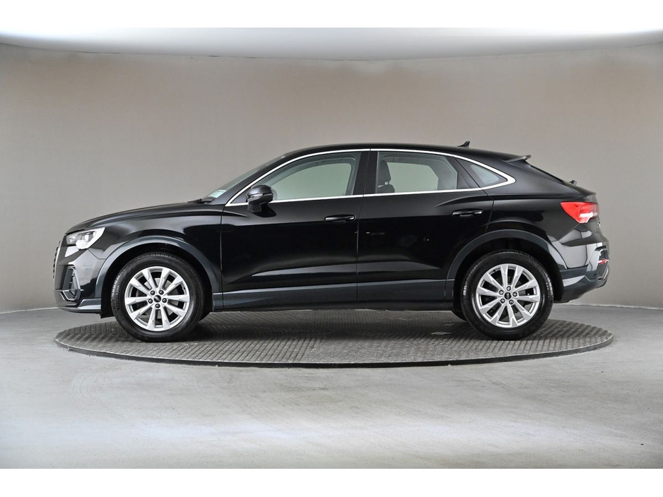 2023 Audi Q3 - image 5