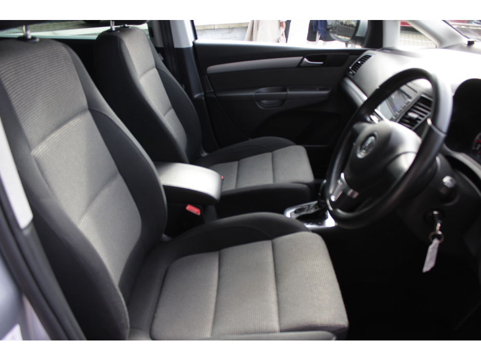 2014 Volkswagen Sharan - image 11