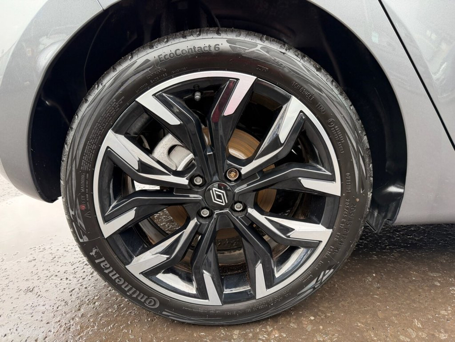 2024 Renault Clio - image 10