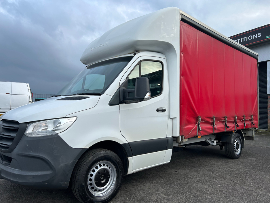 2019 Mercedes-Benz Sprinter - image 2